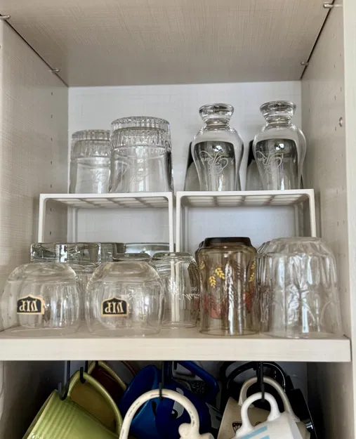 Kệ Đựng Ly Tách Cho Tủ Bếp (Cabinet Cup Organizer Shelf) - Image 2