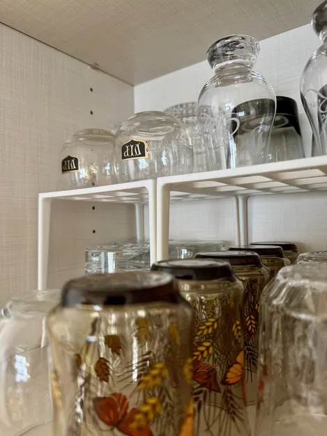 Kệ Đựng Ly Tách Cho Tủ Bếp (Cabinet Cup Organizer Shelf) - Image 4