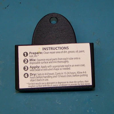 Giá đỡ hai tuýp keo Epoxy, để bàn hoặc treo Pegboard