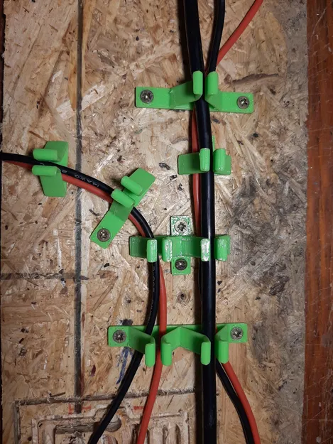 Kẹp giữ cáp chịu lực (Heavy Duty Cable Clamp) - Image 1