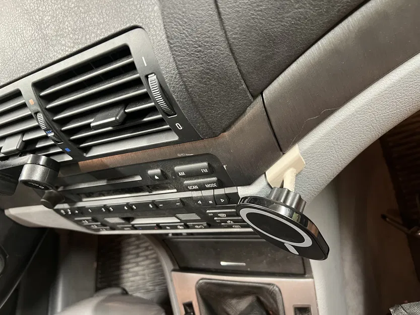 Giá đỡ điện thoại cho BMW E46 - Image 2