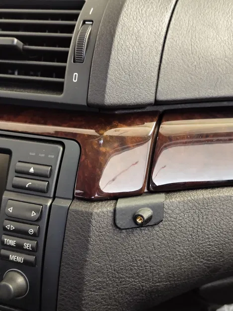 Đế gắn điện thoại BMW E46 với khớp cầu tháo rời tiện lợi - Image 1