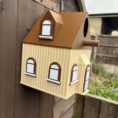 Nhà Chim Truyền Thống - Món Quà Cho Sân Vườn