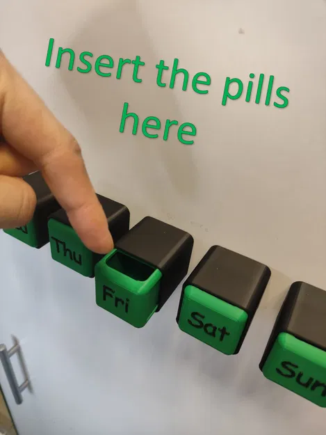 Dụng cụ đẩy thuốc viên và hộp chia thuốc theo tuần - Image 6