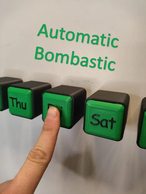 Dụng cụ đẩy thuốc viên và hộp chia thuốc theo tuần - Image 8