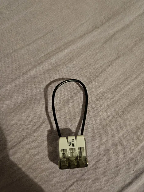 Móc khóa độc lạ từ đầu nối điện ViD CU03 và nhựa TPU - Image 1