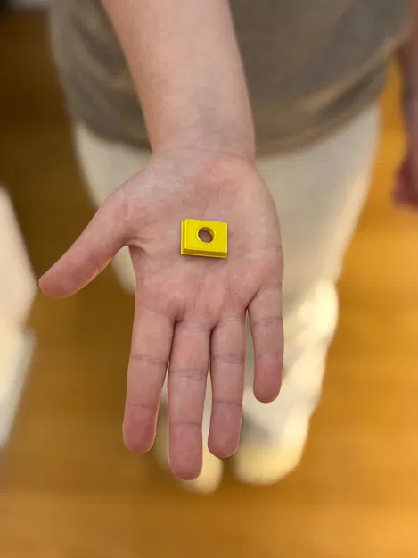 Nắp che lỗ kỹ thuật (cower of hole) đơn giản cho mọi bề mặt - Image 1