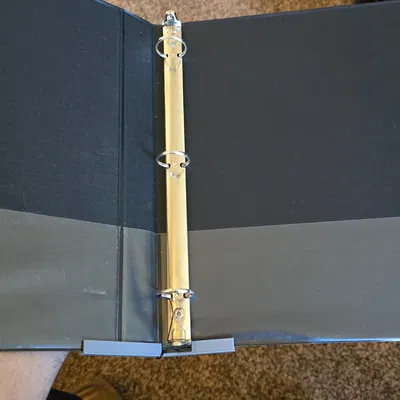 Kẹp giữ mở sổ còng 3 vòng hỗ trợ sử dụng một tay