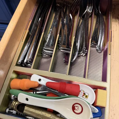 Khay 3D đựng dụng cụ nhà bếp thông minh cho hộc kéo hẹp