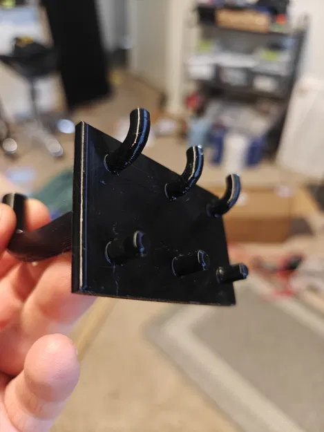 Giá treo bình xịt chắc chắn cho bảng pegboard - Image 2