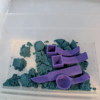 Bộ dụng cụ chơi cát động lực (Kinetic sand tools)