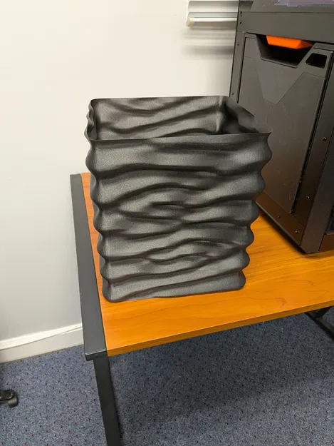 Thùng Rác Vuông Gợn Sóng - Image 2