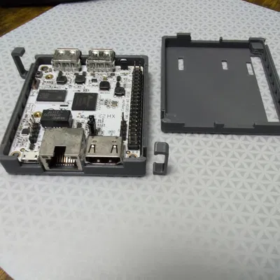 Vỏ hộp La Frite (Libre Computers aml-s805x-ac) không cần ốc vít!