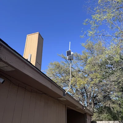 Khung gắn Mesh Repeater lên cột