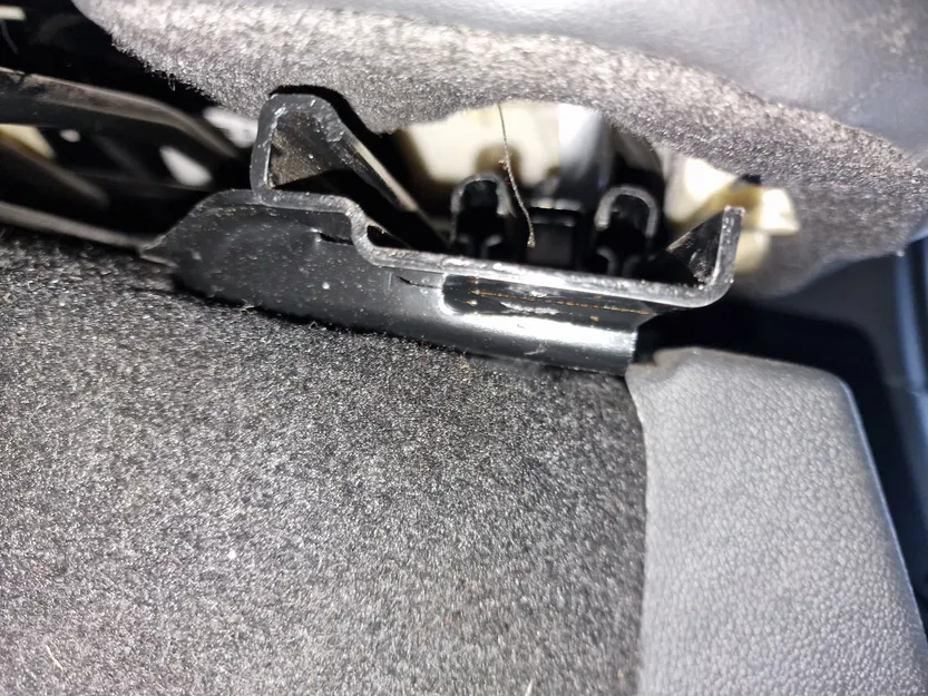 Ốp che ray trượt ghế sau cho Skoda Kodiaq - Image 3