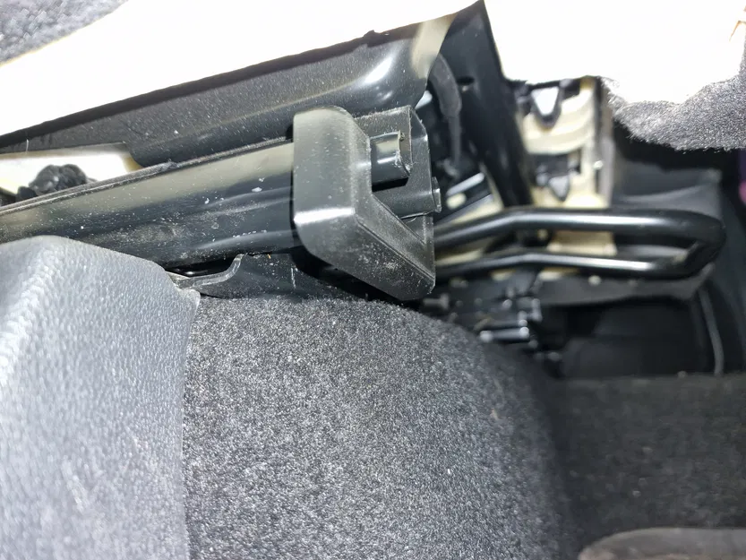 Ốp che ray trượt ghế sau cho Skoda Kodiaq - Image 7