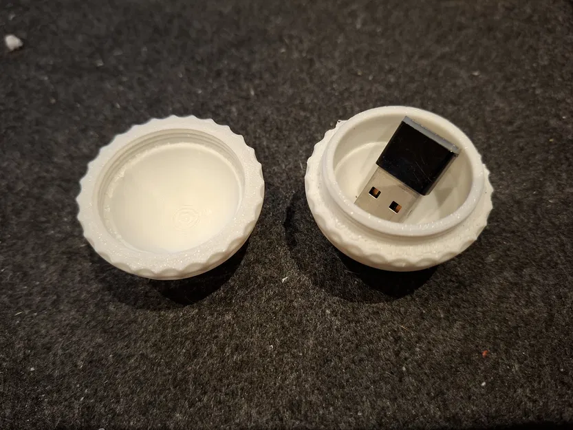 Quả bóng golf ngụy trang: Hộp đựng có nắp vặn - Image 2