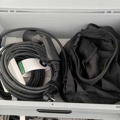 Bộ phụ kiện lắp cốp trước (frunk) cho Hyundai Kona Electric 2020