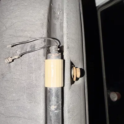 Giá đỡ gương xe Mercedes-Benz 709 (1994)