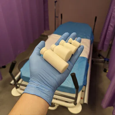 Mô hình lọ thuốc thủy tinh dùng trong mô phỏng lâm sàng