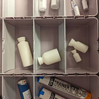 Mô hình lọ thuốc thủy tinh dùng trong mô phỏng lâm sàng