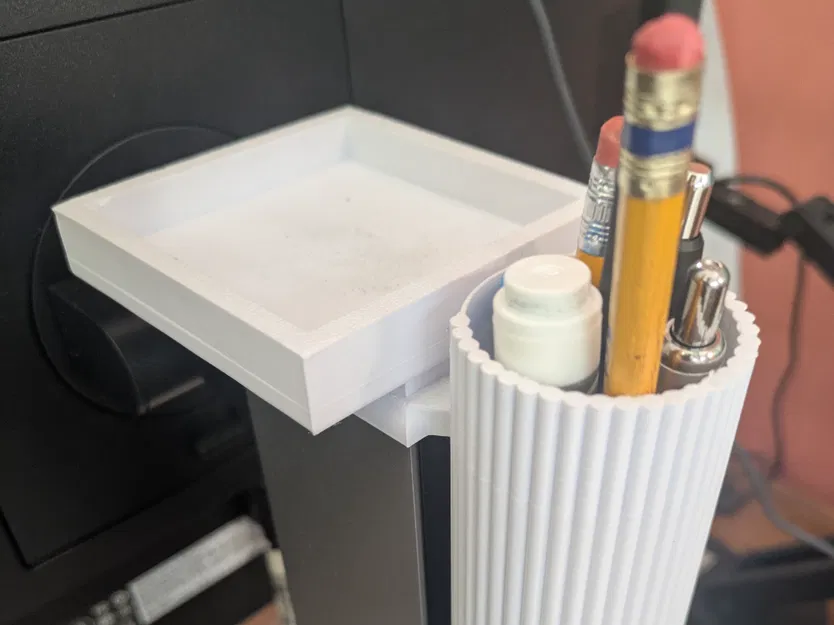 Ống cắm bút gắn cạnh bàn máy tính - Image 1