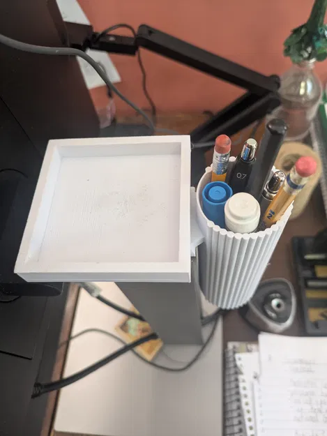 Ống cắm bút gắn cạnh bàn máy tính - Image 2