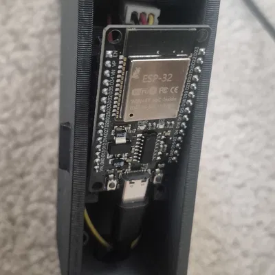 ClaudeAI-Generated: Hộp đựng ngoài trời thông số hóa cho ESP32 và cảm biến đất v2