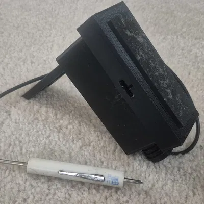 ClaudeAI-Generated: Hộp đựng ngoài trời thông số hóa cho ESP32 và cảm biến đất v2