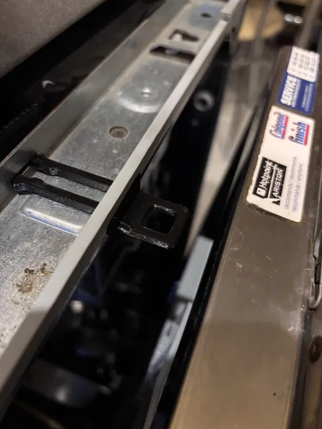 Tay cầm cửa máy rửa bát Hotpoint Ariston LST328 - Image 3