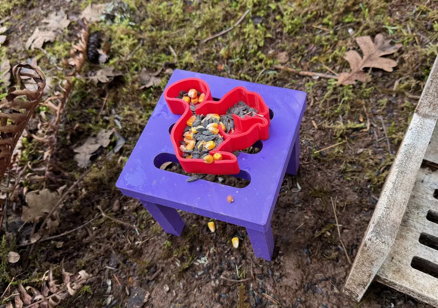 Mô hình khay đựng thức ăn hình chú sóc dễ thương cho sân vườn - Image 3