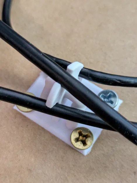 Giá treo và bộ quản lý dây cáp, dây điện gắn tường - Image 3