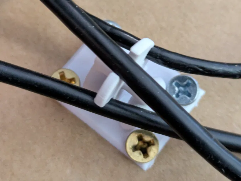 Giá treo và bộ quản lý dây cáp, dây điện gắn tường - Image 5