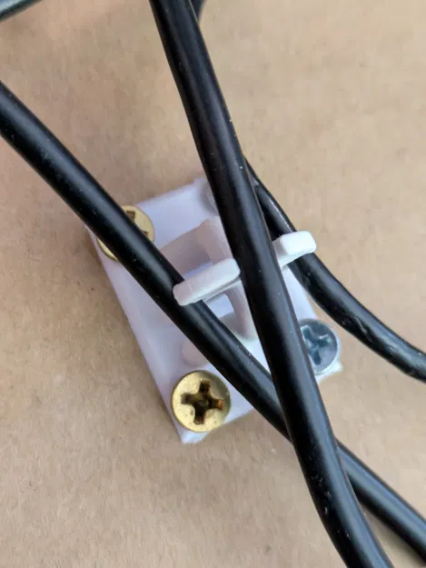 Giá treo và bộ quản lý dây cáp, dây điện gắn tường - Image 7