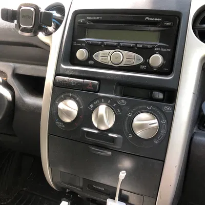 Móc treo dây cáp đa năng thay thế khay gạt tàn xe hơi