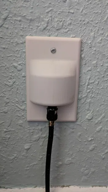 Mặt che ổ cắm Coax (Coax wall plate) gọn gàng - Image 1