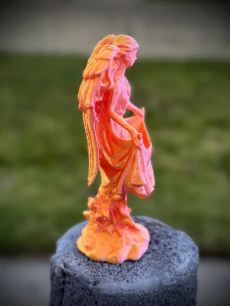 Mô hình Thiên thần mặc áo choàng (Angel in a Robe) trang trí đẹp mắt - Image 2