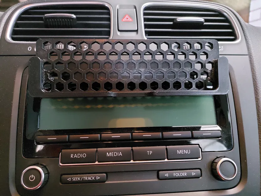 Giá đỡ điện thoại gắn khe CD cho ô tô - Image 1