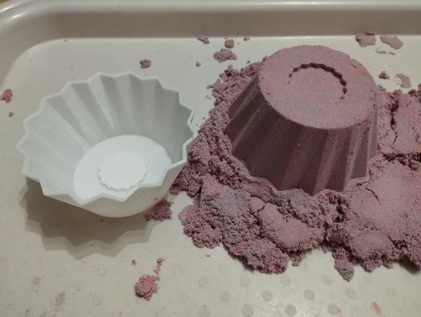 Khuôn tạo hình bánh Cupcake cho cát động lực (Kinetic Sand) - Image 1