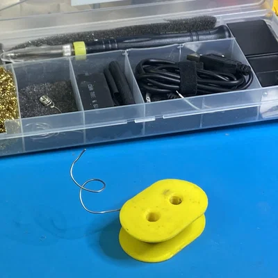 Cuộn giữ dây thiếc hàn (Spool for Solderwire) tiện lợi cho thợ điện tử