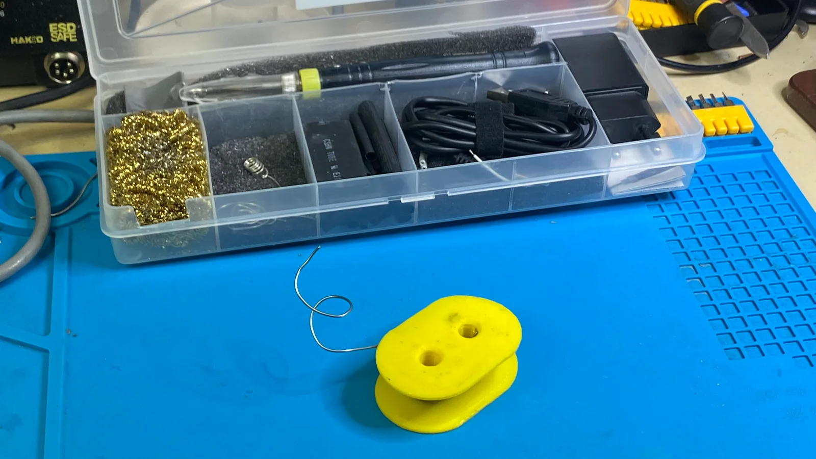 Cuộn giữ dây thiếc hàn (Spool for Solderwire) tiện lợi cho… 1