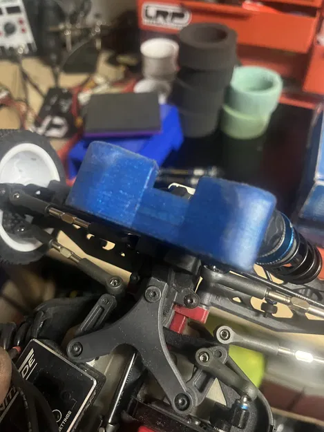 Miếng đệm gia cố khung gầm (Wedge B) cho xe RC Associated B84 - Image 2