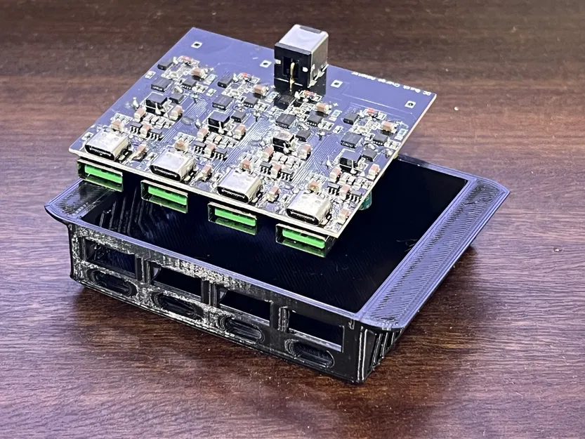 Hộp gắn bàn cho mô-đun nguồn 4 cổng USB PD SW3518 - Image 1