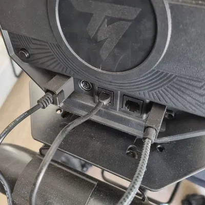 Miếng cố định cổng dây nguồn cho Thrustmaster T598