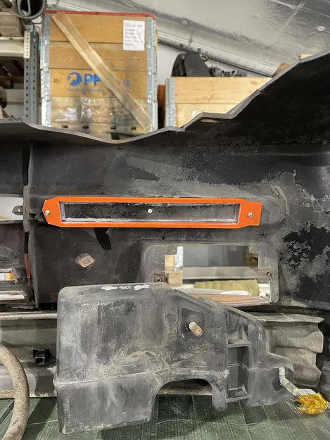 Bộ mod ốp dẫn khí làm mát phanh cho cản trước Peugeot 405 - Image 2