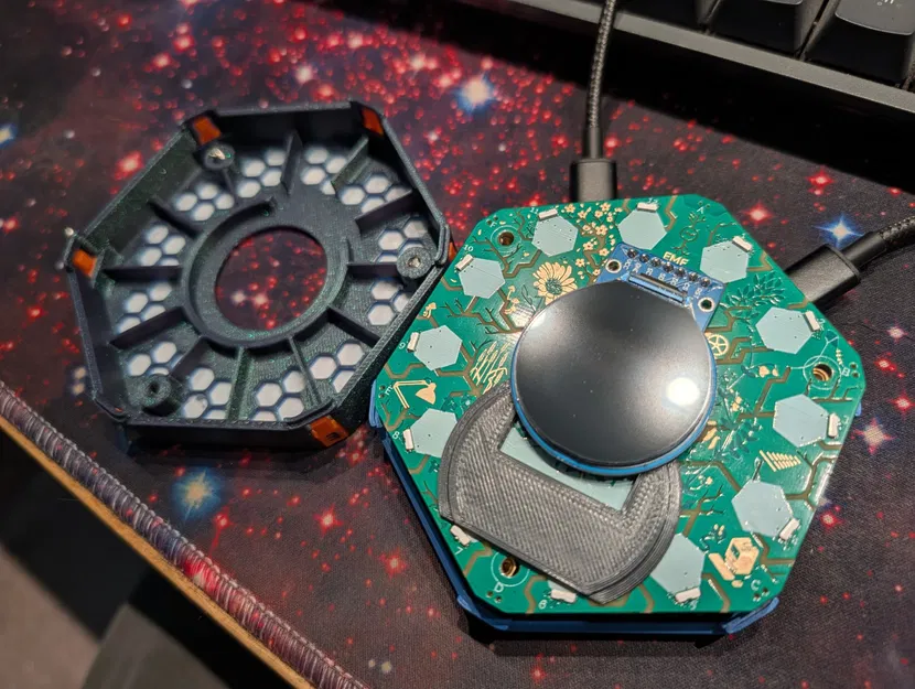 Ốp lưng EMF Tildagon Badge (Huy hiệu EMF 2024) - Image 13