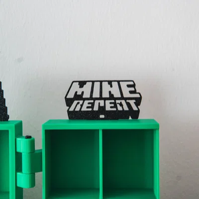 Hộp trưng bày Minecraft Kinder Joy