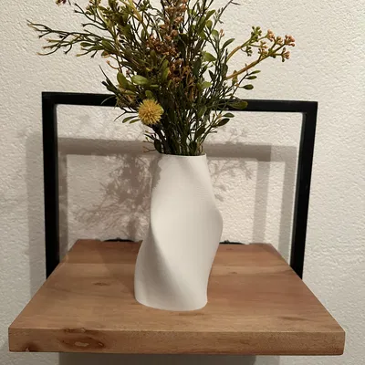 Bình hoa hiện đại #1 (Modern Vase #1)