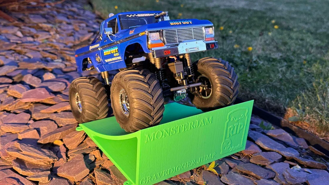 RC Ramp Monster Truck – Cầu nhảy Grave Digger (Bản Remix) - Image 2