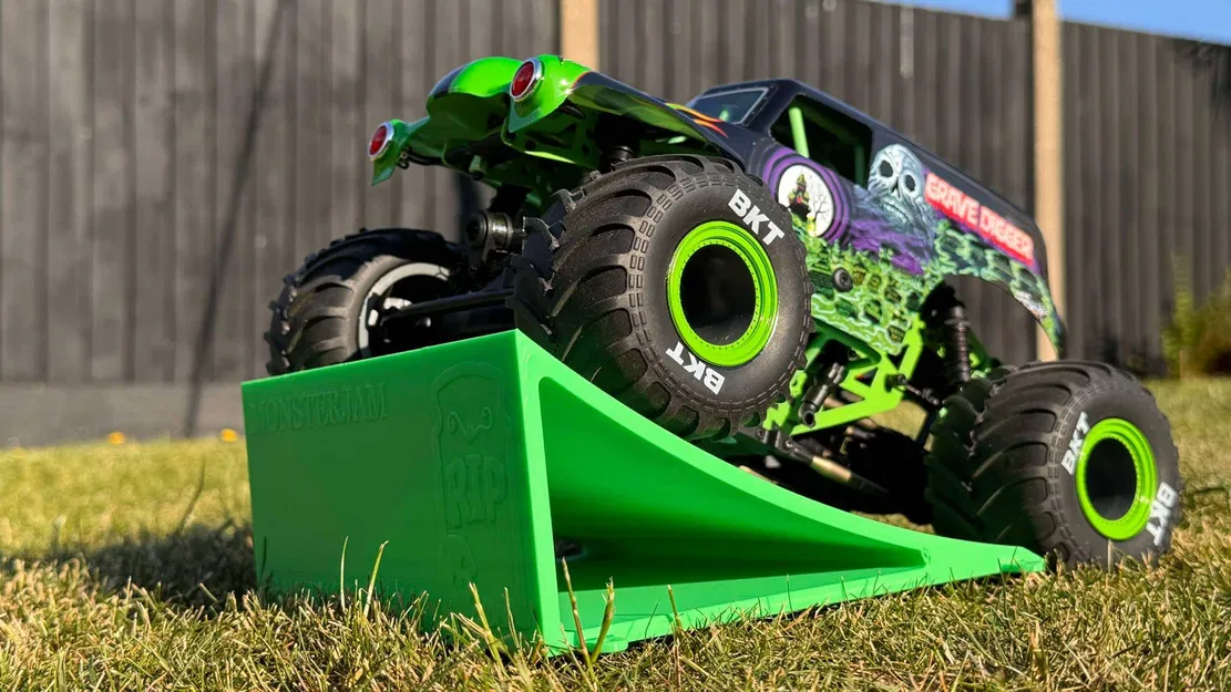 RC Ramp Monster Truck – Cầu nhảy Grave Digger (Bản Remix) - Image 3